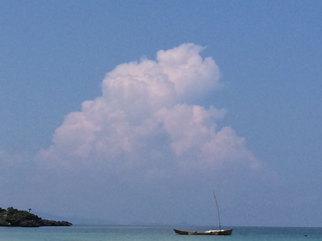 ちょっと携帯のカメラでは限界が.....。<br />でも美しい風景なので、パチリ。