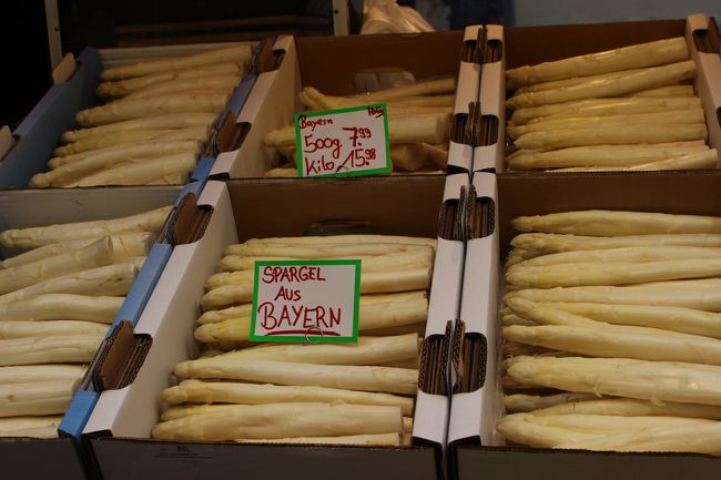 もうホワイトアスパラガスが出てる♪