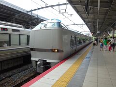 ＪＲ西日本の株主優待の欠点は、新幹線は新大阪駅で終わりということ。
新大阪駅から特急サンダーバードに乗りまして