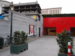 さて、ひとしきり写真を撮って満足したあとは駅に移動します。

ブリュッセル中央駅です。ここからブルージュまでの電車に乗ります。