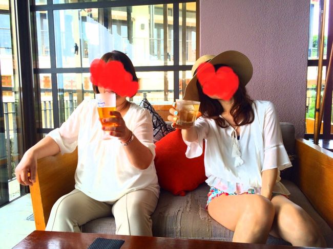 移動で疲れたので、ラウンジで一杯〜<br /><br /><br />オールインクルーシブなので<br />全て 無料〜！