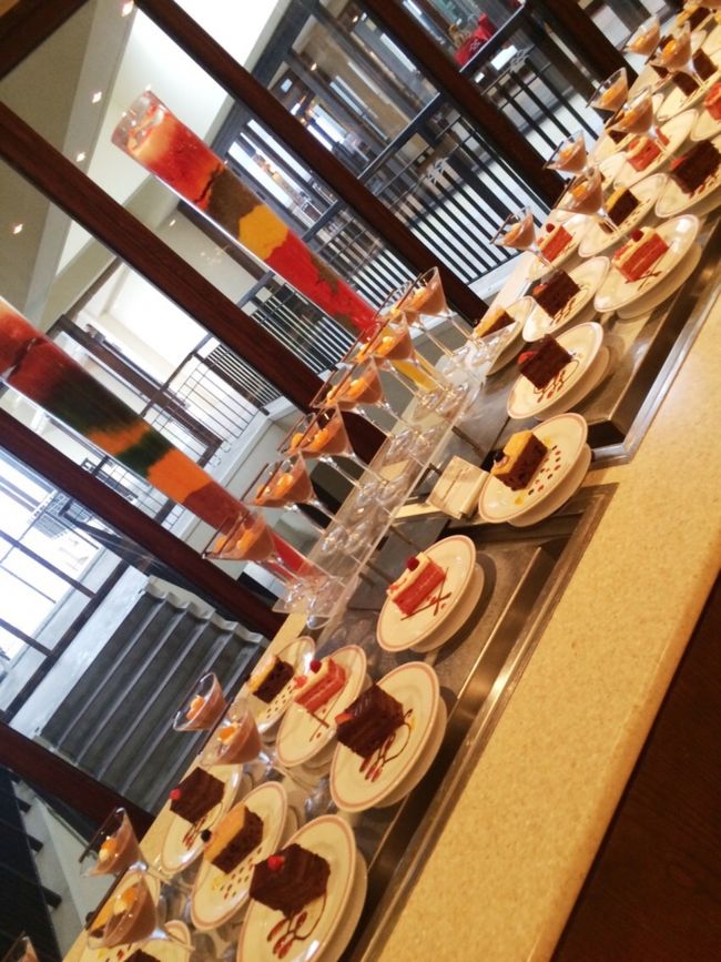 <br />メインの写真が ありませんが、<br /><br />スイーツコーナーの充実さに感動〜