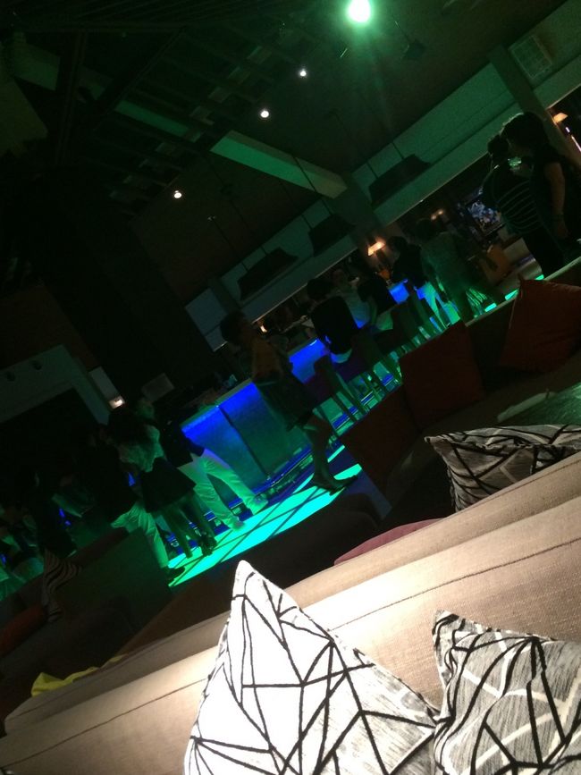 <br /><br />食後も、ラウンジで一杯 飲んで<br /><br />おやすみしました。