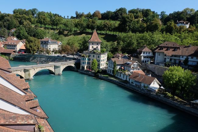 街はずれの二ーディック橋まで来ました。<br />これはウンタートーア橋<br />