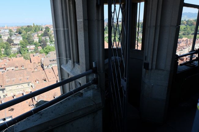 これでもかと階段を上ってやっと到着。<br />４６メートルにある第一ギャラリー。