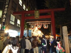 市守大鳥神社の酉の市 2010/11/07

普段は静かな神社ですが、酉の市の時は人で賑わいます。

住所：八王子市横山町25-3 