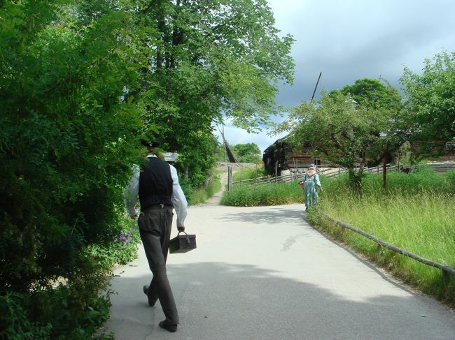 この男性スタッフ、出てくるところが気付かなかった。どこから現れた？