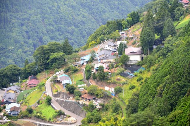 大自然の中で生活してるんですね。