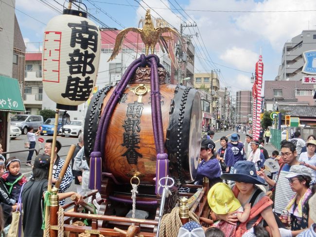 太鼓に鶏乗せて諌鼓鶏？