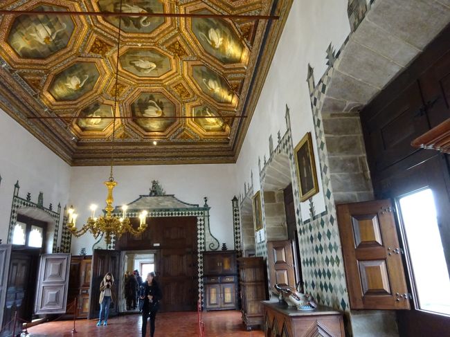 白鳥の間（Sala dos Cisnes）です<br />白鳥が27羽描かれているところから現在では白鳥の間と名付けられています<br />