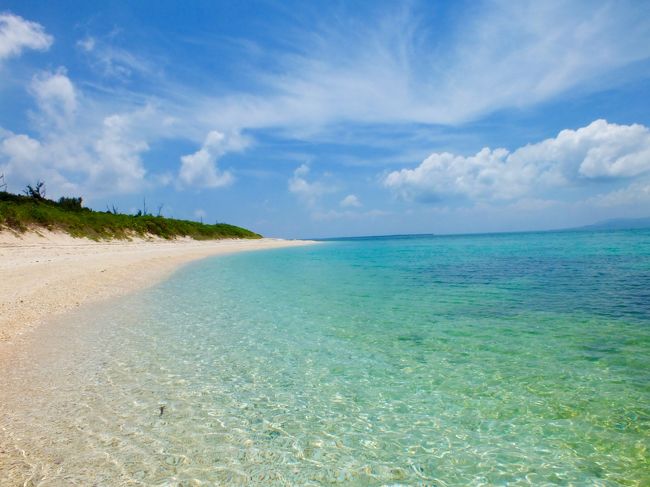 西の浜。<br />ずいぶん前に黒島研究所のナイトツアーで歩いたことのある浜ですが、昼はこんなにきれいな海なんですね。