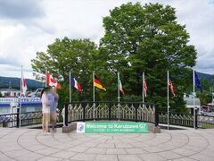 軽井沢駅前には国旗。
Ｇ７開催されるらしい。
