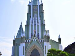 １９３１年施工の「平戸ザビエル記念教会」

シンデレラ城を思わせるメルヘンなデザイン

ペパーミントグリーンの色が素敵な教会
