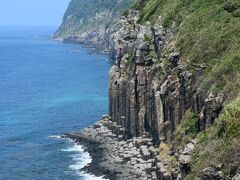 塩俵の断崖

柱状節理の奇岩が美しい　自然の力ってすごいですね