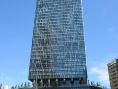 １１：００にひつまぶしのお店を予約している大名古屋ビルヂングに向かいます。
