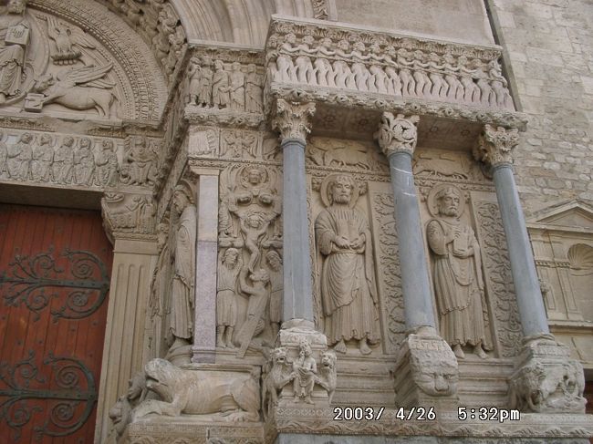 フランス大周遊 #3 - ゴッホの世界、古代ローマ都市アルル