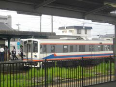 下館駅では関東鉄道と連絡。