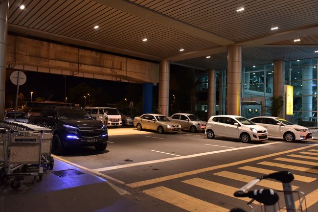 荷物も到着して<br />JTBの現地係員と合流して<br />車でホテルへ移動します