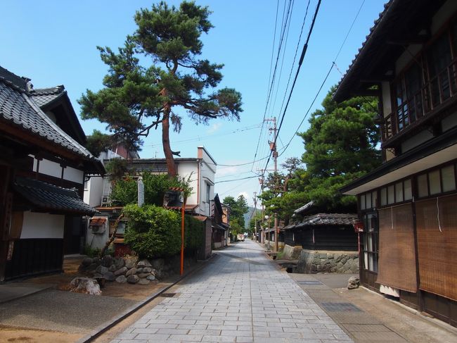 網の目の様にいろんな通りがありますが、すべては通らず、、、