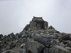 ついに剱岳（2999m）に登頂！
歩行時間、距離、標高差の割には疲れました。