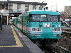 高田に到着した117系。
この後、後続の電車で王寺へ出ます。