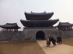 韓国っぽい建物がありました。
豊南門です。せっかくなのでもちろんぐるっと回ってみました。