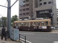 白島駅

江波-白島　一日４往復鵜の直通電車運行されています。
