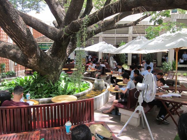 9月1日<br />プノンペン王立大学