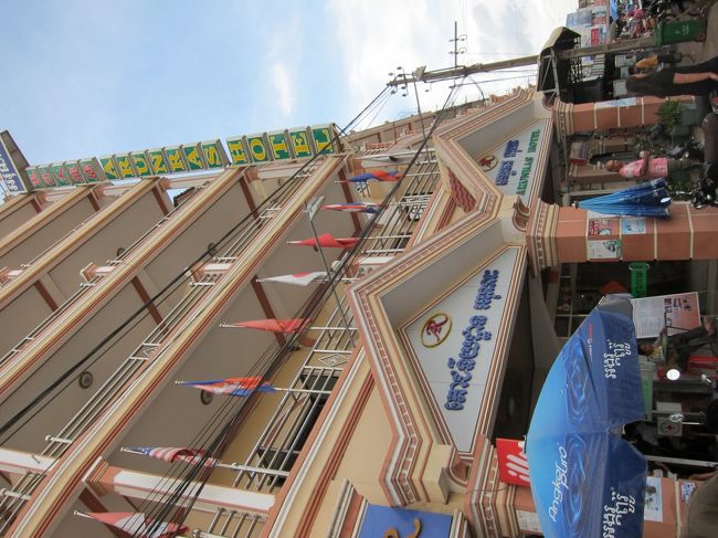 4日のホテル<br />コンポントム移動