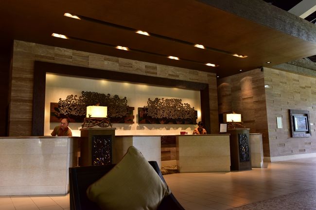 食事後身支度をしてロビーでチェックアウトします