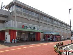 芝山千代田駅。
成田市との市境にあるが、ぎりぎり芝山町になる。