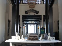 【インターコンチネンタル ダナン サン ペニンシュラ】
さて、二日目は午後よりカーチャーターをして、数か所まわります。
まずは、インターコンチネンタルダナンにてランチです。

カーチャーターはこちらのホイアントランスファーさんを利用。
おすすめです。
http://hoiantransfer.com/