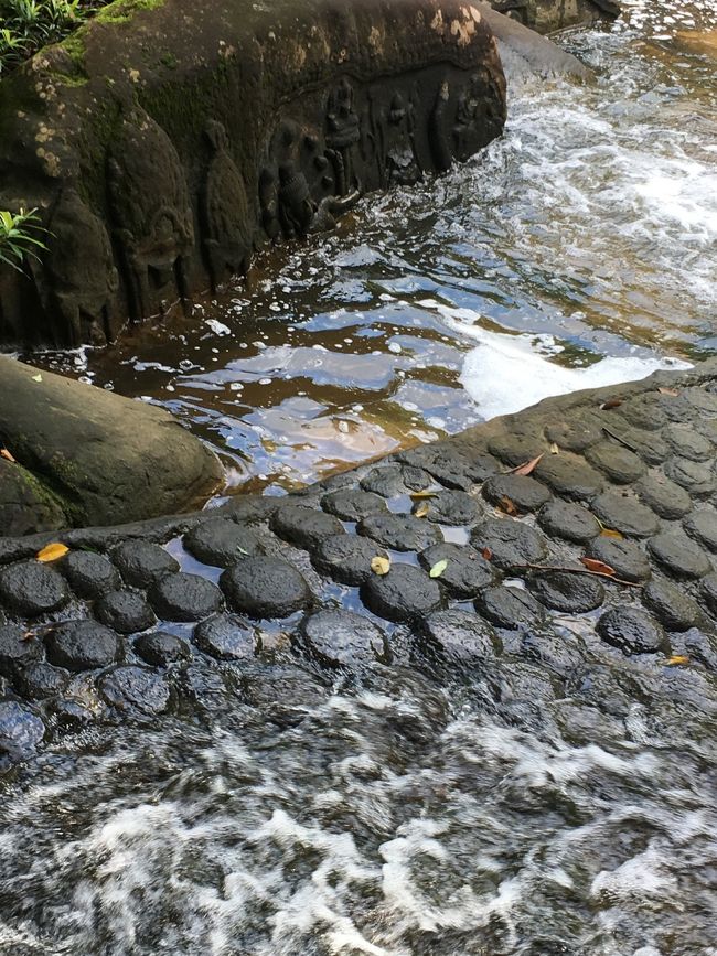 クバルスピアンのシヴァ神のリンーガです。
