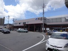 【その１】からのつづき

富山駅。この時点では新幹線開業に伴う工事中であり、金沢寄りに仮の駅舎があった。