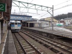 新潟県に入って妙高高原駅。
同じく第３セクター化した「えちごトキめき鉄道」の管理駅になる。