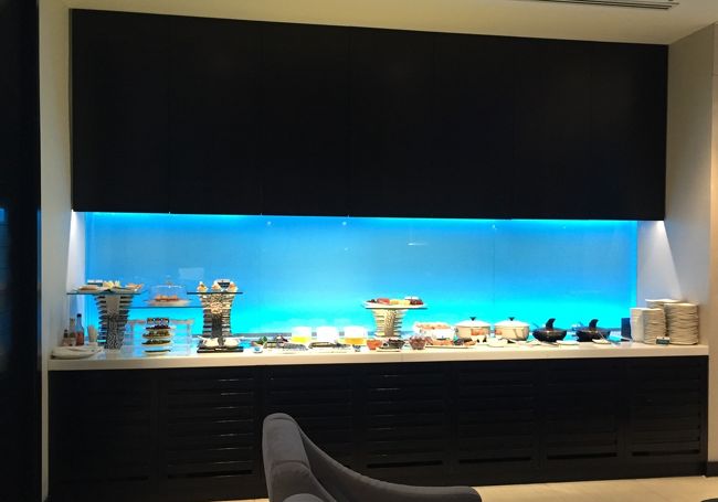 食事は可もなく不可もなくの感じ。<br />でも、ちょっと取っただけで、次に行ったら整えて補充してました。<br />接客対応のサービスは超高いです(*｀･∀･´*）