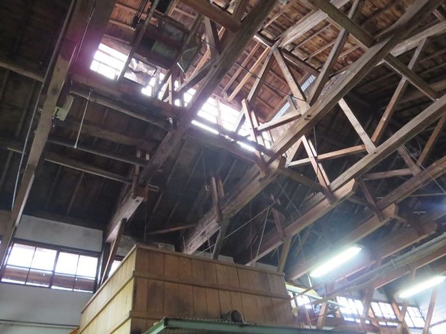 酒蔵は、梁がかっこいい。