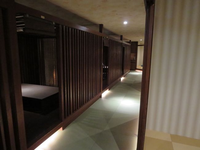 晩御飯は、個室風の食事処でハーフバイキングです。