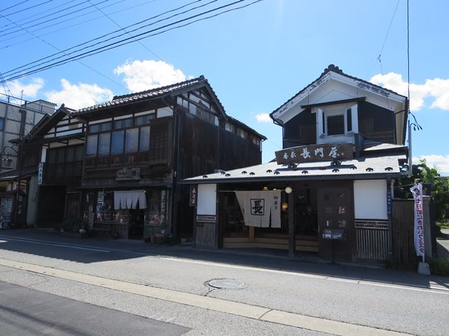 お菓子屋さんで試食もしたり、楽しめました。