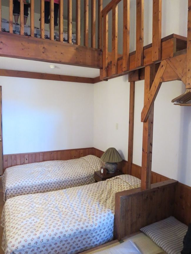 我々一家しかいなかった。なんか申し訳ない…。<br />ここはペット連れもOKの宿だそう。<br />そのせいか部屋のアロマが効き過ぎてる感があり、ちょっと気持ち悪くなってきました。<br />匂いの発生源を特定し、それを一時的にビニール袋に入れて洗面台の下に隔離することにしたら落ち着きました。<br />ああ良かった。