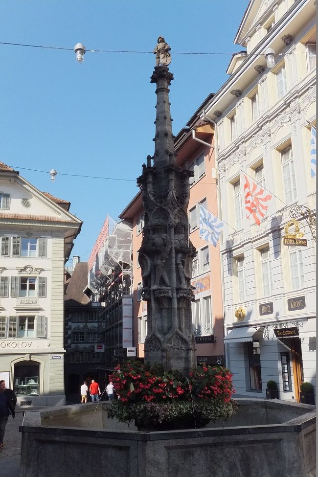 カペル広場からコルンマルクトの市庁舎を経由してヴァインマルクトに着ました。<br />ヴァインマルクトにあった噴水