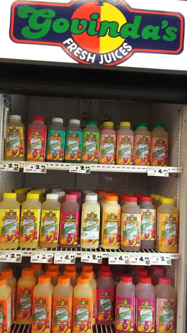 あ栗鼠家族の大・大・大好きな<br />『ゴビンダ's』のフレッシュ ジュース！！<br /><br />私はこれを飲むためだけにハワイに行ってもいいくらい 気に入っています！<br />特にオレンジ！<br /><br />あーちゃんやパパはオレンジの他も飲みますが、私はオレンジだけ！<br /><br />今回はこれを日本に持ち帰る為に、クーラーバック&amp;氷点下パックを持参してきました。<br /><br />日本でも売ってくれればいいのにーーー<br />パンケーキはもういいので、『ゴビンダ's』に日本上陸してもらいたい！<br /><br />あー、また飲みたくなっちゃった。<br /><br />