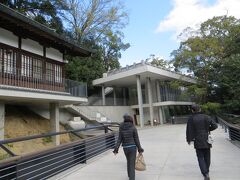 奥社まで　1386段

登る気　　最初からないです

４トラベラーさんの旅行記で見つけた
タクシーでレストラン神椿へ行くと
あとが楽

というのを　ちゃっかり実践

あっという間に　資生堂パーラー「神椿」に到着