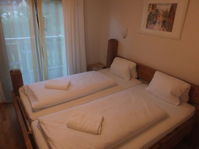 【オーバートラウンの宿】<br /><br /><br />お部屋は小さなお部屋ですが、お値段も安く何の不満もありません。<br /><br />こぎれいな感じでよかったです。