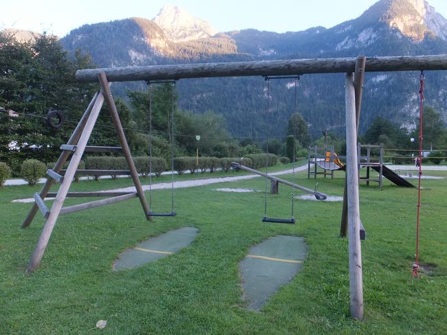 【オーバートラウンの宿】<br /><br />湖畔を少し散策。<br /><br />公園になっていて地元の人もちらほら