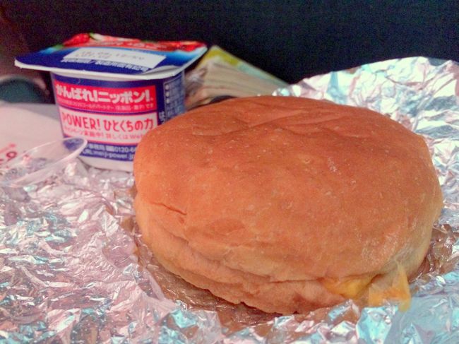 機内食２<br />朝ごはんです<br />