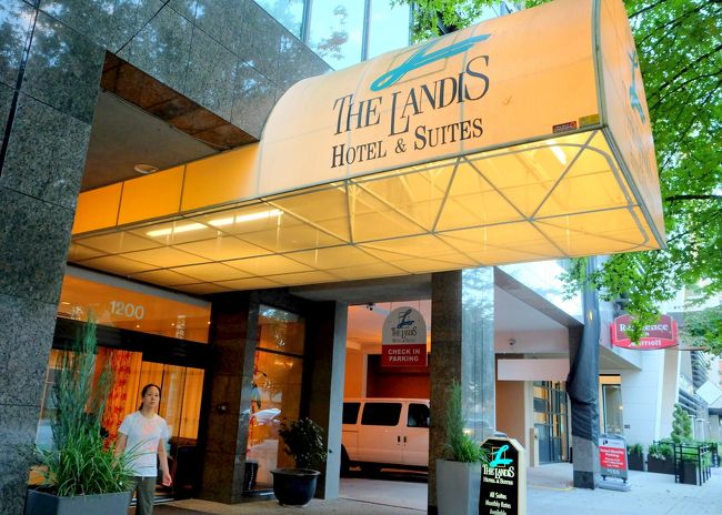 腕がもう限界･･･と思ったころやっと到着<br /><br />Hotel1:26 Aug →28 Aug Landis Hotel &amp; Suites<br />ADD:1200 Hornby St, Vancouver Canada<br />Phone:+1 604-681-3555