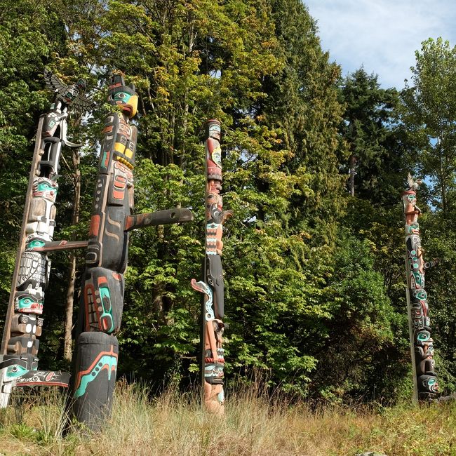 トーテムポール<br /><br />友人が見たい見たいといっていたトーテムポール<br />うっかり行き過ぎるところでした<br />