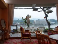 宿泊の「亀山亭ホテル」に到着。