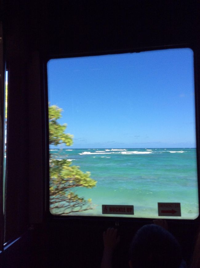 海が青い。<br /><br />ノースショアは、世界的に大きなサーフィンの大会があるらしい。